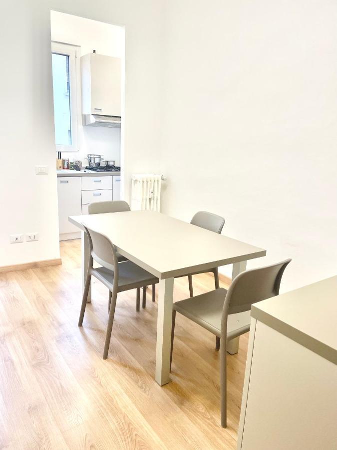 Camera Con Bagno Privato - Zona Bocconi Milano Exteriör bild