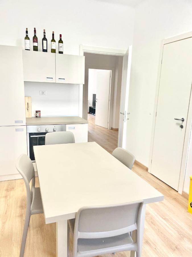 Camera Con Bagno Privato - Zona Bocconi Milano Exteriör bild